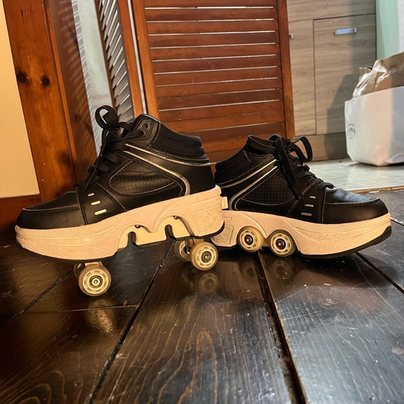 Black kick rollers! - Picture 1 of 6